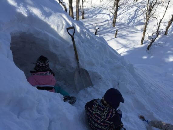 Build a Traditional Snow Hut in Niseko