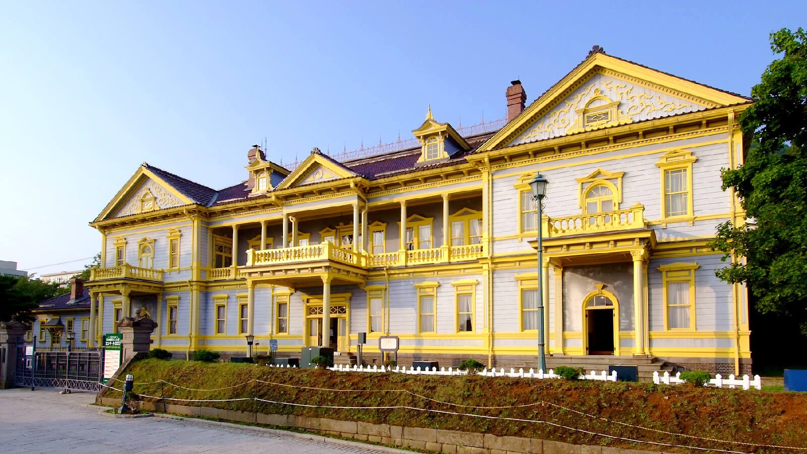 The Old Public Hall of Hakodate Ward: An Important Cultural Property Harmonizing East and West