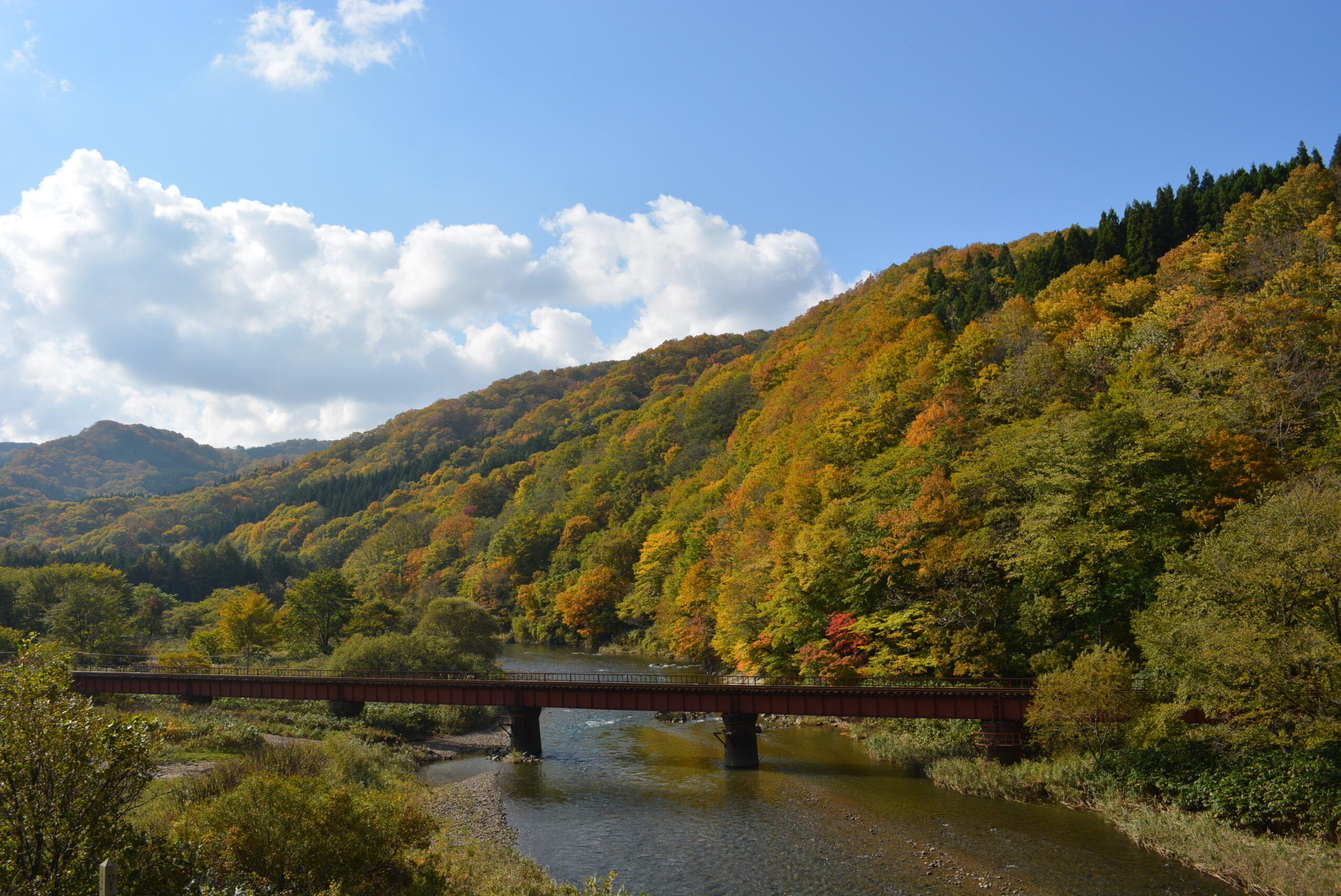 Explosions of Autumn Colors Await in the Yunotai Region