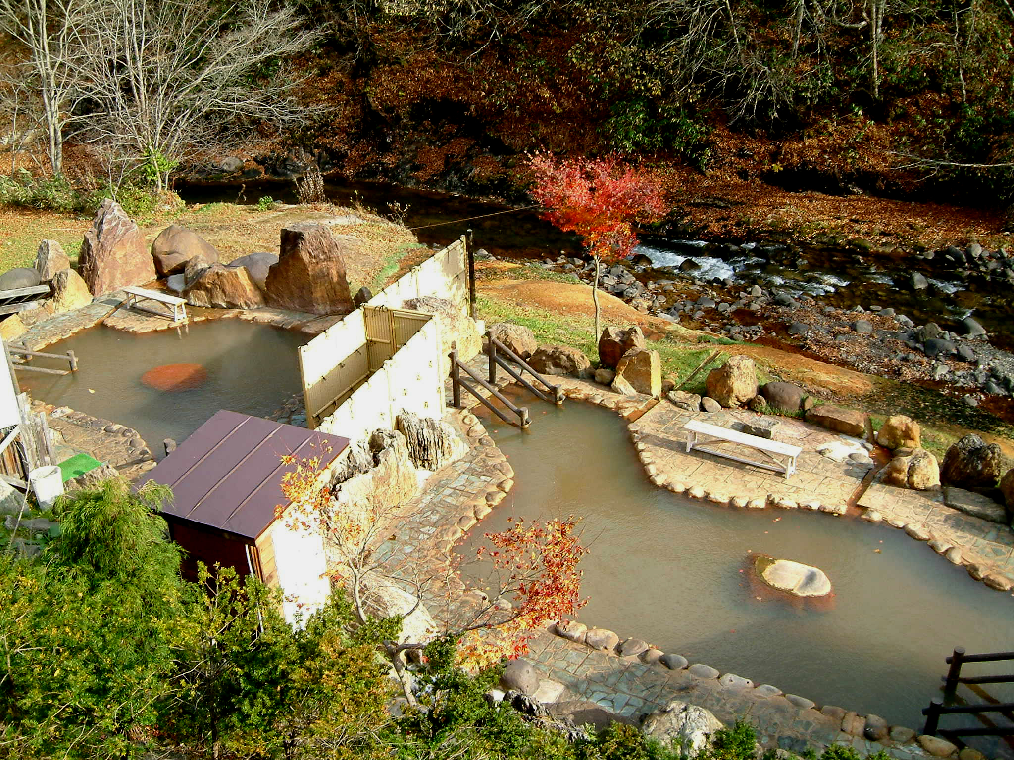 Enjoy Beautiful Nature and Two Types of Hot Springs at Obokoso