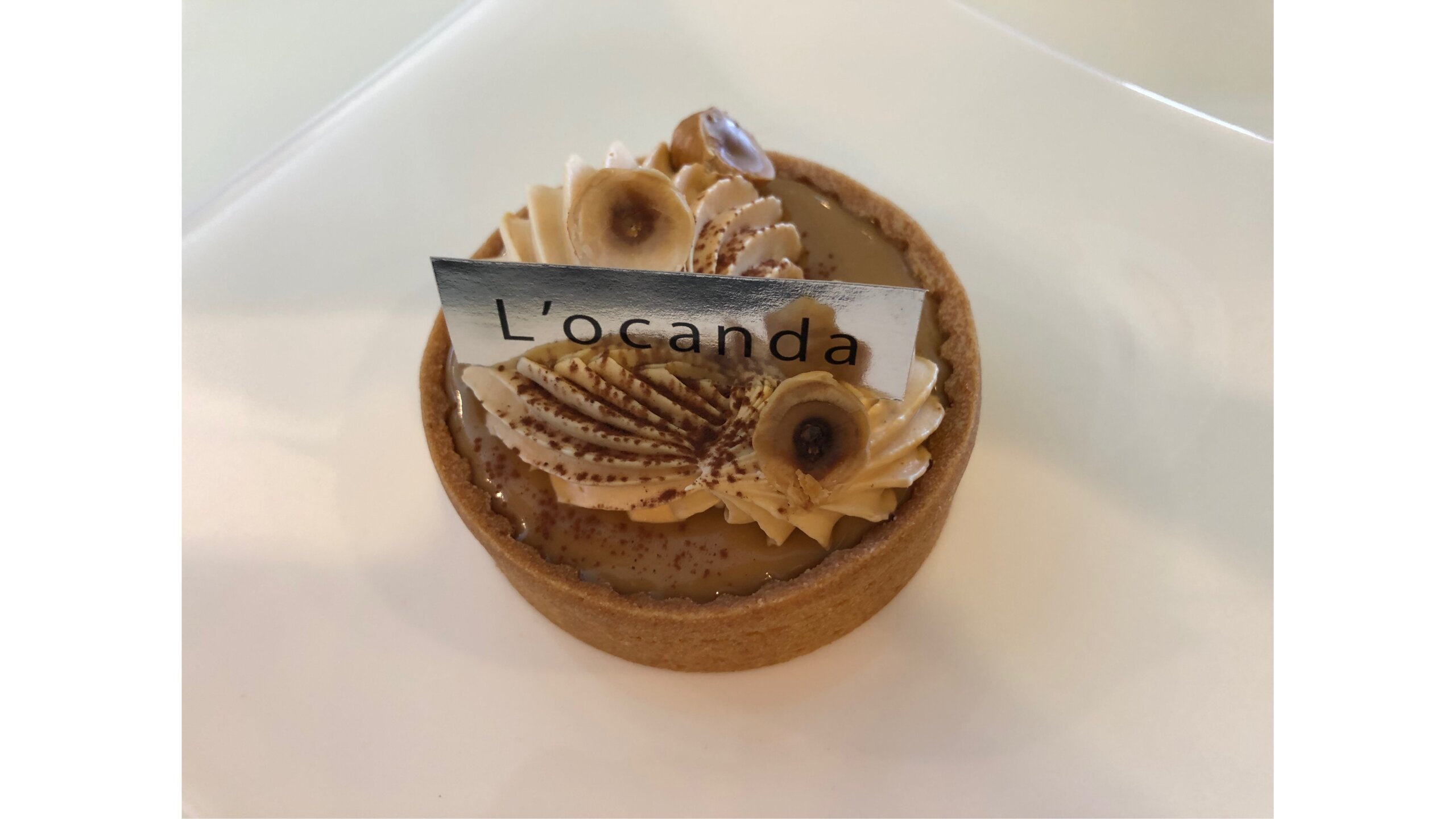 L’Ocanda, an Italian restaurant popular with locals. Many customers also come for the delicious sweets on offer.